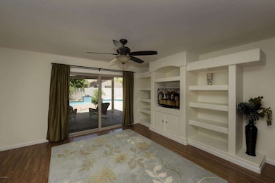 004_Family Room View