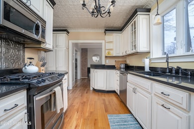 308 Ballston Ave Saratoga Springs NY mls