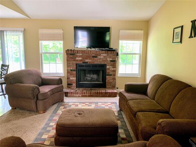 2324 Holiday Ln, Maryville, IL 62062 - photo 7