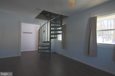 12152 Dove Cir, Laurel, MD 20708 - photo 4