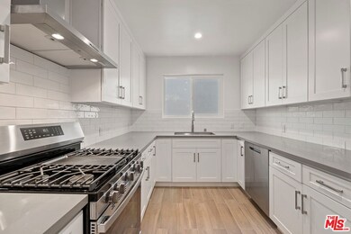 1252 N Crescent Heights Blvd unit 3, West Hollywood, CA 90046 - photo 2