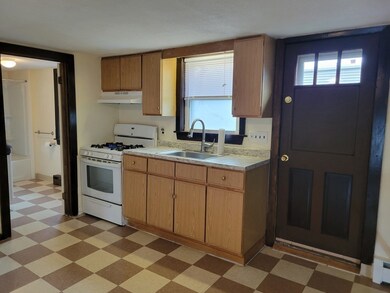 48 Chestnut St unit 2, Saugus, MA 01906 - photo 2