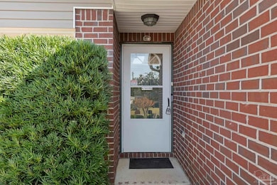 412 Oak Leaf Ct, Pensacola, FL 32514 - photo 2