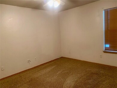 1673/1675 E Evalyn Cir, Fayetteville, AR 72701 - photo 5