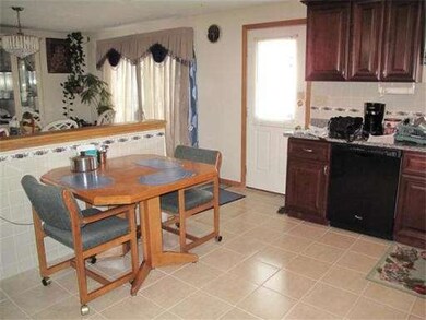 52 Adelaide St, Randolph, MA 02368 - photo 4