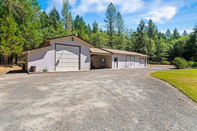 2075 Azalea Dr, Grants Pass, OR 97526 - photo 4
