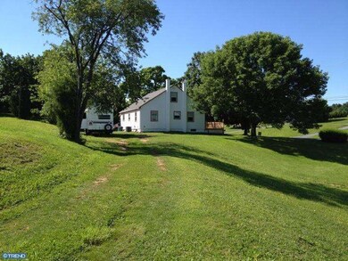 523 Stouchsburg Rd, Myerstown, PA 17067 - photo 2