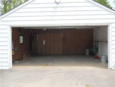 Parking Lot/Garage
