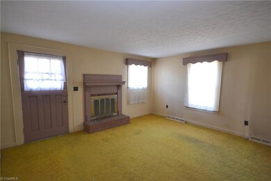 550 Oakgrove Rd, Asheboro, NC 27205 - photo 2