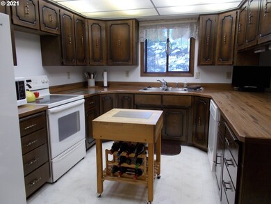 718 NW 3rd Dr, Pendleton, OR 97801 - photo 7