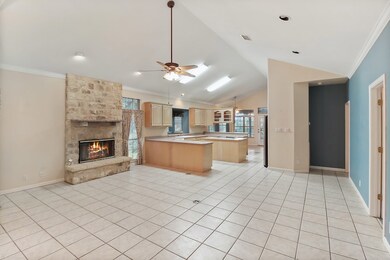 493 Summit Cir, Fredericksburg, TX 78624 - photo 3