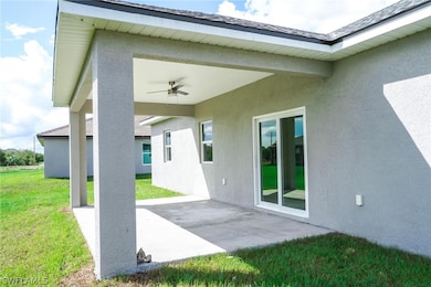 244 Blackstone Dr, Fort Myers, FL 33913 - photo 6