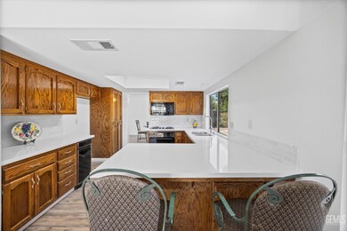601 Las Arenas Ct, Bakersfield, CA 93314 - photo 7