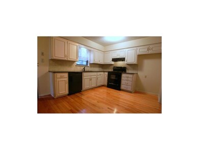 Updated Eat-in Kitchen