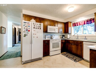 2161 Birchwood Ave, Eugene, OR 97401 - photo 6