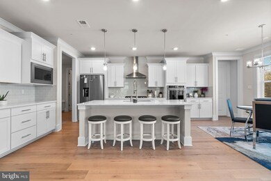 21708 Woodfield Rd, Gaithersburg, MD 20882 - photo 5