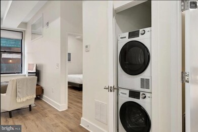 150 S Independence Mall W unit 1013, Philadelphia, PA 19106 - photo 5