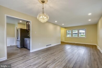 128 Greenmeadow Dr, Lutherville Timonium, MD 21093 - photo 4