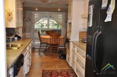 329 329 Glen Cove Cir, Tyler, TX 75701 - photo 3