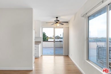 2637 S Centinela Ave unit 30, Santa Monica, CA 90405 - photo 2