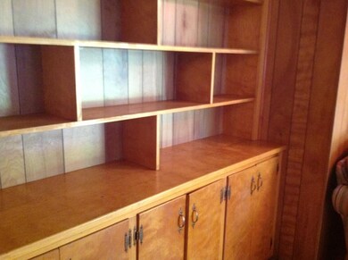 BUILT IN BOOKCASE - FAMILY ROOM