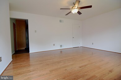 7248 Pommel Dr, Sykesville, MD 21784 - photo 6