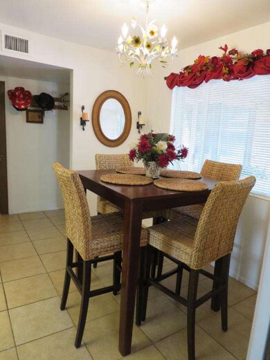 Kitchen Dinette