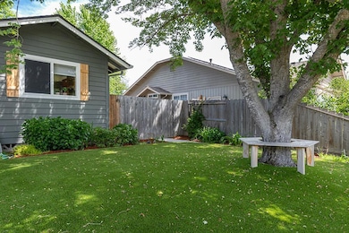 2126 Webster Rd Listing Photos - 4 of 24