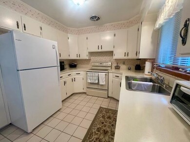 27 Androscoggin St, Gorham, NH 03581 - photo 5