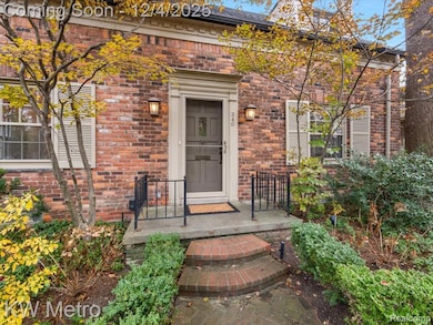 340 Kercheval Ave, Grosse Pointe Farms, MI 48236 - photo 3