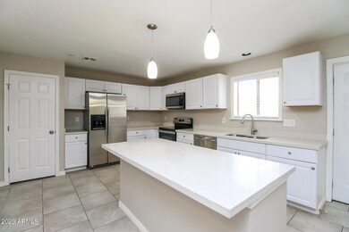 006-photo-kitchen-11664146