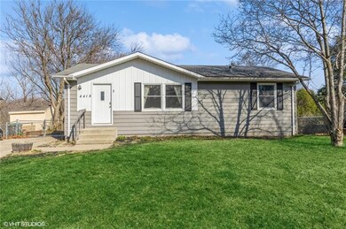 4419 SE 6th St, Des Moines, IA 50315 - photo 2