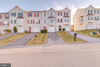 190 Dunrobin Dr, Martinsburg, WV 25405 - photo 5