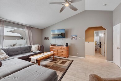 1515WSutherlandCt-3