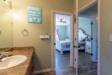 Bathroom Reverse - Upstiars