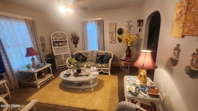 415 W Maple St, Columbus, KS 66725 - photo 2