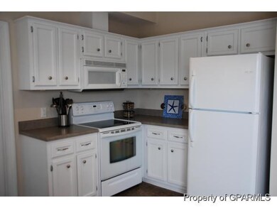 912 Penncross Dr, Greenville, NC 27834 - photo 6