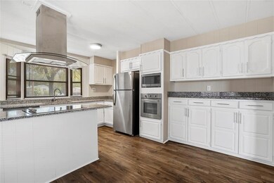 912 Fawn Dr, Granbury, TX 76049 - photo 5