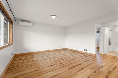 06-Living Room