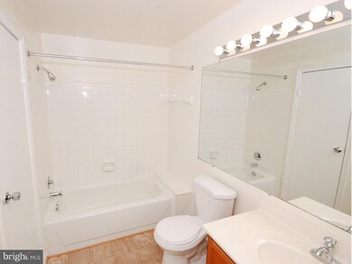 7511 Belle Grae Dr unit 11-6, Manassas, VA 20109 - photo 6
