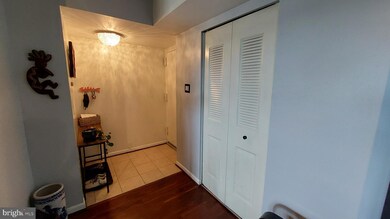 134 Roberts Ln unit 401, Alexandria, VA 22314 - photo 2