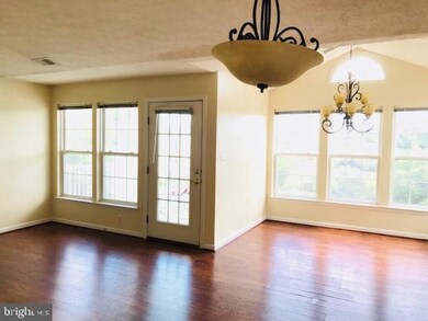 2408 Autumn Harvest Ct unit 301, Odenton, MD 21113 - photo 3