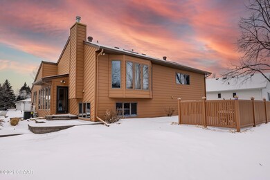 1215 S 23rd St, Grand Forks, ND 58201 - photo 4