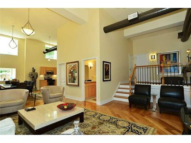 Entry/Foyer.