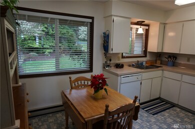 10615 Seaview Dr unit AI, Anderson Island, WA 98303 - photo 3