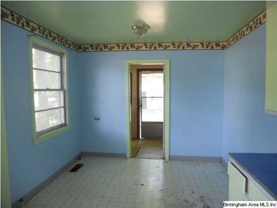 Kitchen Eat-in Area