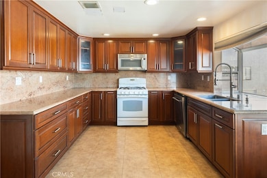 19431 Sherman Way unit 15, Reseda, CA 91335 - photo 6