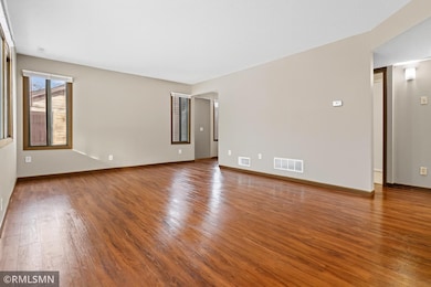 2451 Wimbledon Bay, Woodbury, MN 55125 - photo 5