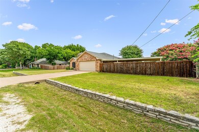 3109 Crockett St, Granbury, TX 76049 - photo 4