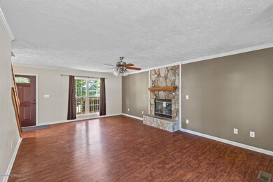 302 Richmond Dr, Jacksonville, NC 28540 - photo 6